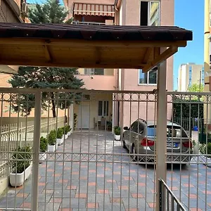 Daire S&f Centre, Tiran